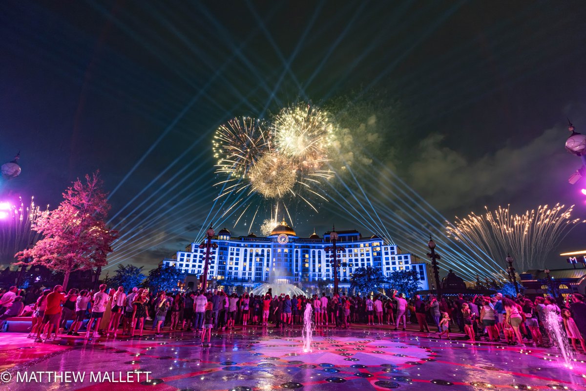 1936matt's tweet photo. Launch Of "Universal Celestial Goodnight" at Epic Universe in Orlando last night. Amazing place and amazing show. @UniversalORL @VisitOrlando @UniversalPics @SonyUK #fireworks #orlando #themeparks #photography https://t.co/w9UsXpT3lP