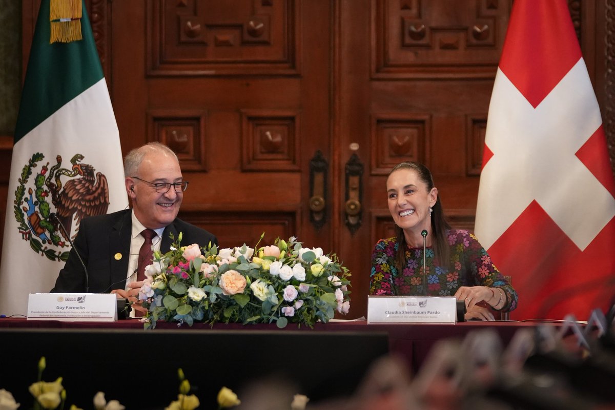 CH_Mexico's tweet photo. 🇨🇭🇲🇽 Hoy en Palacio Nacional, el Pdte. @ParmelinG y la Pdta. @Claudiashein acordaron iniciar conversaciones sobre la modernización del TLC AELC-México, y reafirmaron los valores que unen a nuestras naciones: paz, derecho internacional, DDHH, patrimonio cultural, ciencia e innov. https://t.co/YVdGE4NvLr