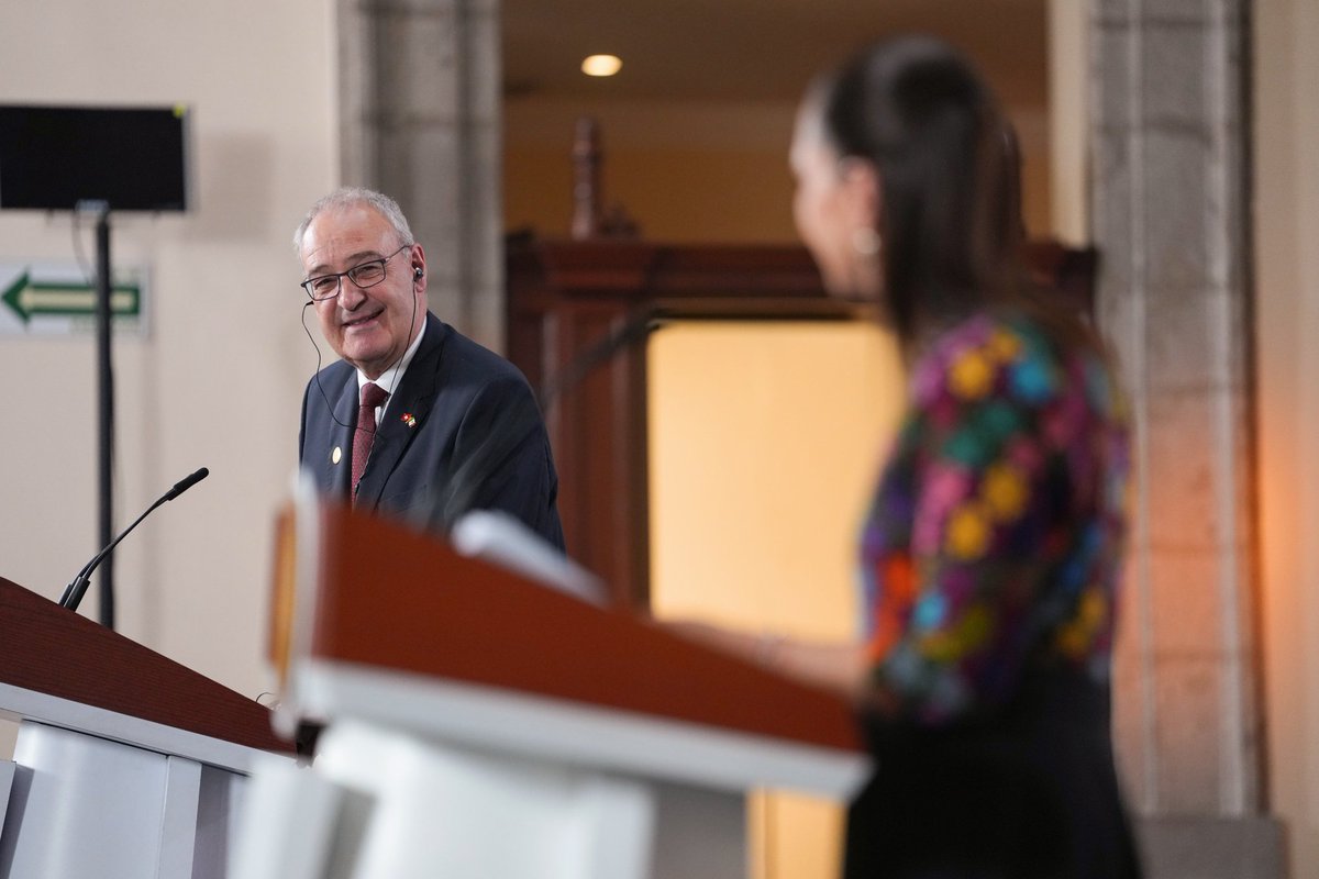 CH_Mexico's tweet photo. 🇨🇭🇲🇽 Hoy en Palacio Nacional, el Pdte. @ParmelinG y la Pdta. @Claudiashein acordaron iniciar conversaciones sobre la modernización del TLC AELC-México, y reafirmaron los valores que unen a nuestras naciones: paz, derecho internacional, DDHH, patrimonio cultural, ciencia e innov. https://t.co/YVdGE4NvLr