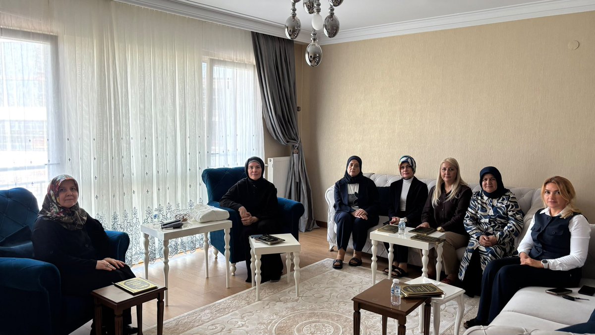 akkadinankara's tweet photo. İl Kadın Kolları Başkanımız Sayın @akgul_aysel , Başkan yardımcılarımız ve İlçe Kadın Kolları Başkanımız  ile birlikte Yenimahalle İlçe Kadın Kolları Yönetim Kurulu Üyemiz, Sivil Toplum ve Halkla İlişkiler Başkanımız Ayşe Bozkurt’u, kıymetli babasının vefatı dolayısıyla taziye ziyaretinde bulunduk.

Merhuma Allah’tan rahmet, ailesine sabır diliyoruz. Rabbim rahmetiyle muamele eylesin.
