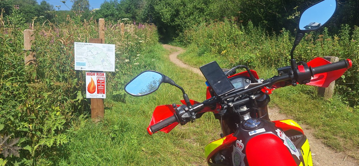 StaffsRoadHarm's tweet photo. Out in the @MoorlandsPolice area earlier today.  Hi vis patrol in the recent areas of anti social and illegal off road motorbikes. #Werrington #Leek #Biddulph https://t.co/gCDajOy3N5