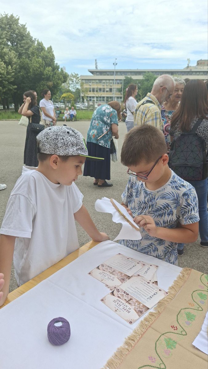 VDSSPC's tweet photo. Када уче да својим талентом, трудом и добротом помогну другоме, они истовремено уче и најважнију животну лекцију – да је љубав највреднија онда када се преточи у дело.
⬇️⬇️ https://t.co/OHoNFo0j6O