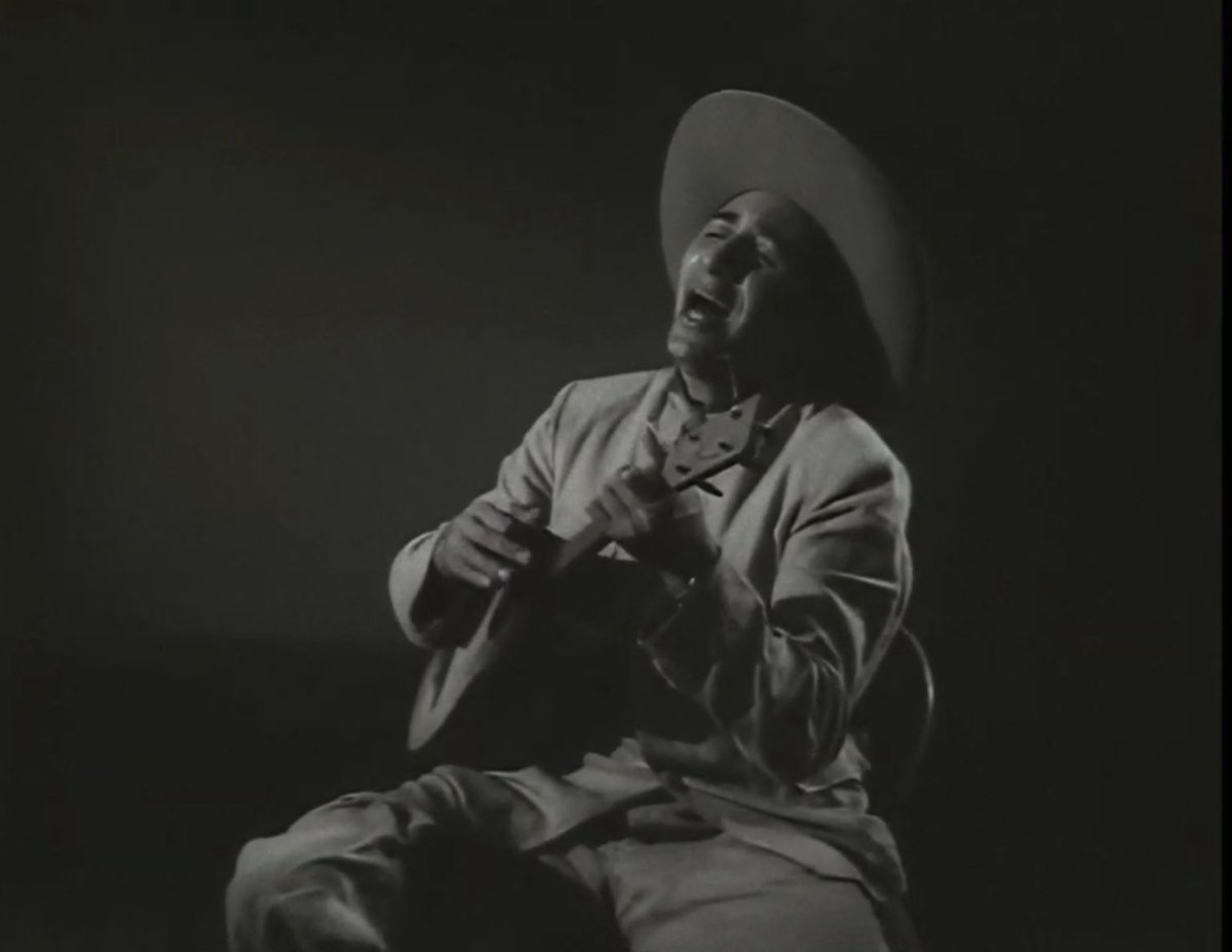 girasolciito's tweet photo. simón díaz interpretando tonada del cabrestero en isla de sal (1964) dir. clemente de la cerda https://t.co/LmrxvX6EOb