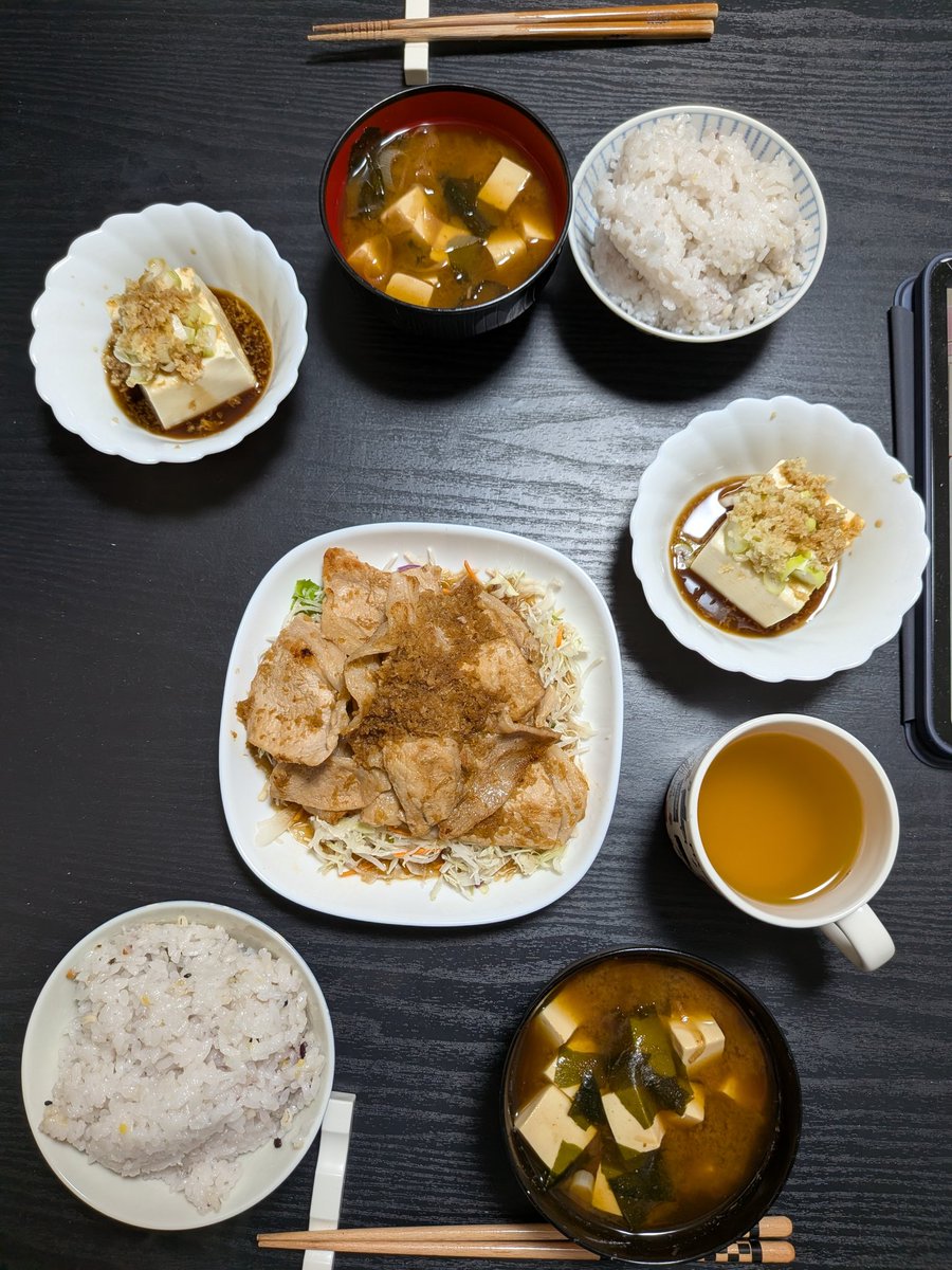 yuichi_A69's tweet photo. カノジョも仕事でしんどい中、昨晩作ってくれました、夕食です😊 https://t.co/TpCrwTKlyA