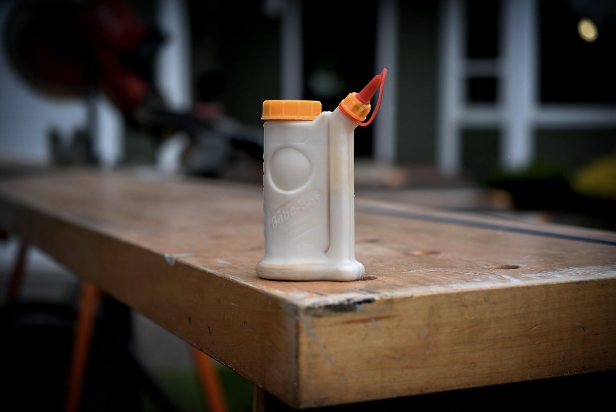 fastcap's tweet photo. The glue dispenser is often overlooked, but boy does it save you time and frustration to have a great dispenser like the FastCap BabeBot! Easy fill, no mess, apply lines vertically with ease! Once you try it you will never go back!! https://t.co/ea7KNEVnaN