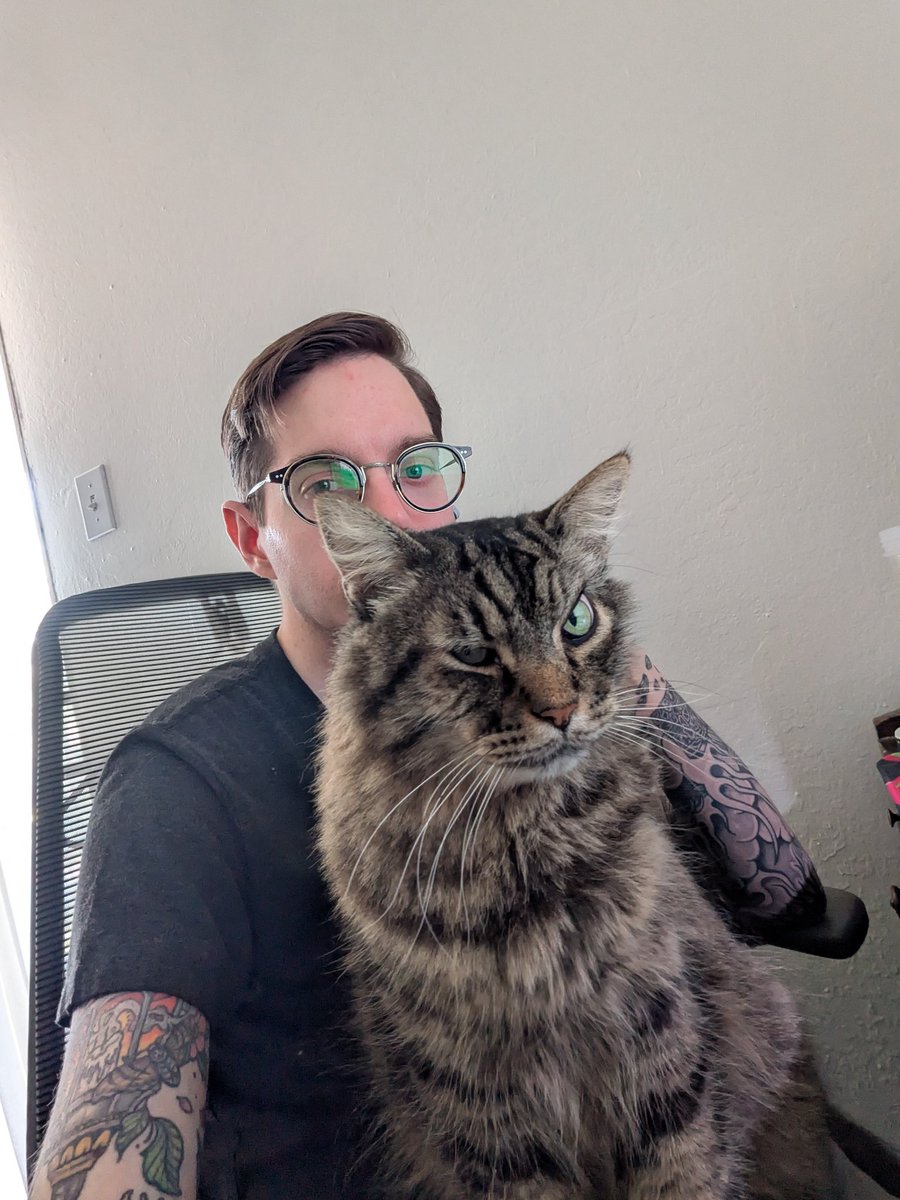 boyar_dad's tweet photo. just in case you need a reminder of how lorge Marv is https://t.co/C9ZIdV56EU