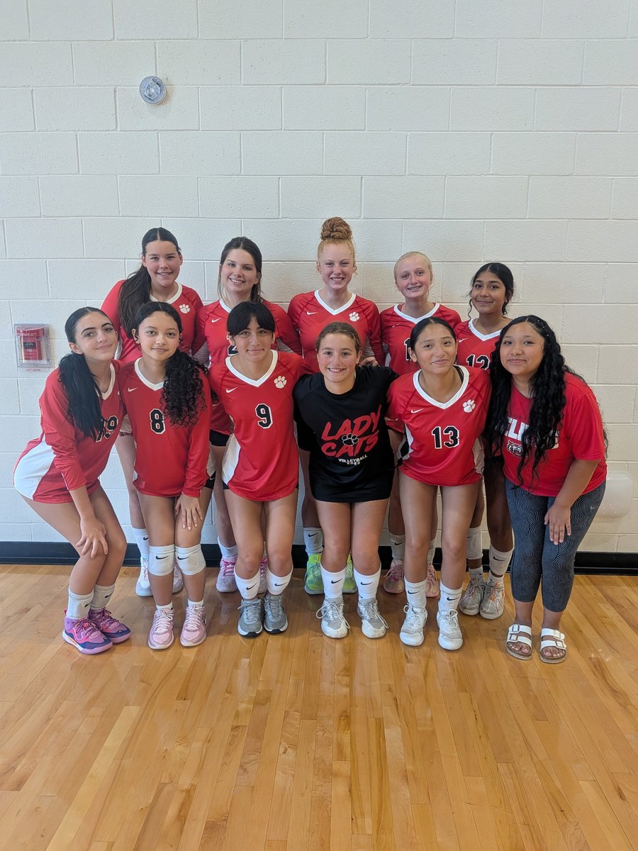 AJonesRCHS's tweet photo. JV and Varsity teams putting in the summer work for a successful 2026-27 season. The girls are truly working hard! @RabunVolleyball @rabuncountyhigh https://t.co/UqvuxojM88