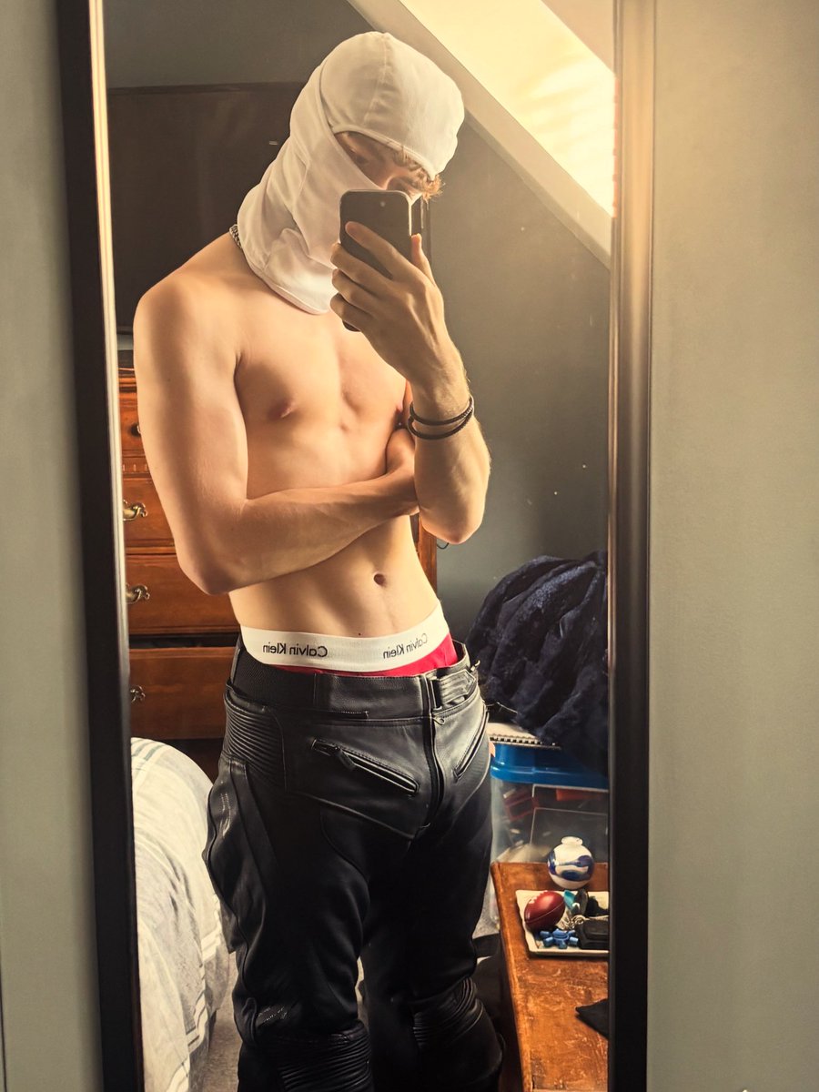 AlexTillXXX's tweet photo. 😨🫣 https://t.co/2GVaxoifDj