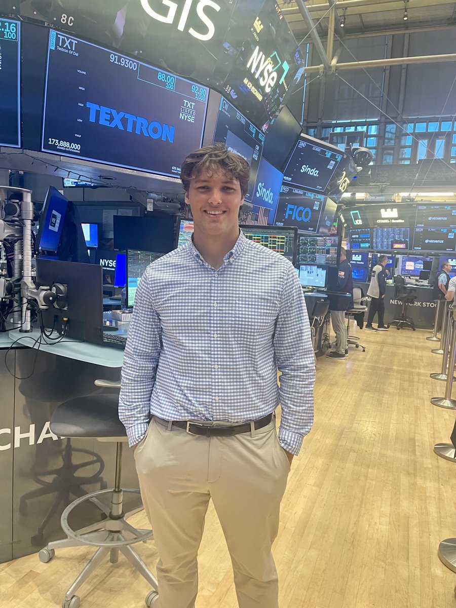 Colby_Loflin's tweet photo. Fun time visiting the @NYSE for the opening bell https://t.co/EED9daMnju
