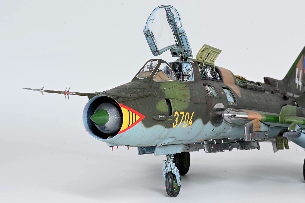 ModelingDutchmn's tweet photo. Kittyhawk scale 1/48 Su-22M4 Fitter by Christian Gerard. https://t.co/yMRwoLAVKC