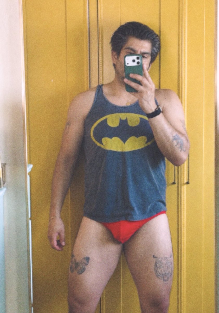 gazehaven's tweet photo. batman tank era continues. tank top weather won. 🦇☀️ https://t.co/c0xmqYagQA