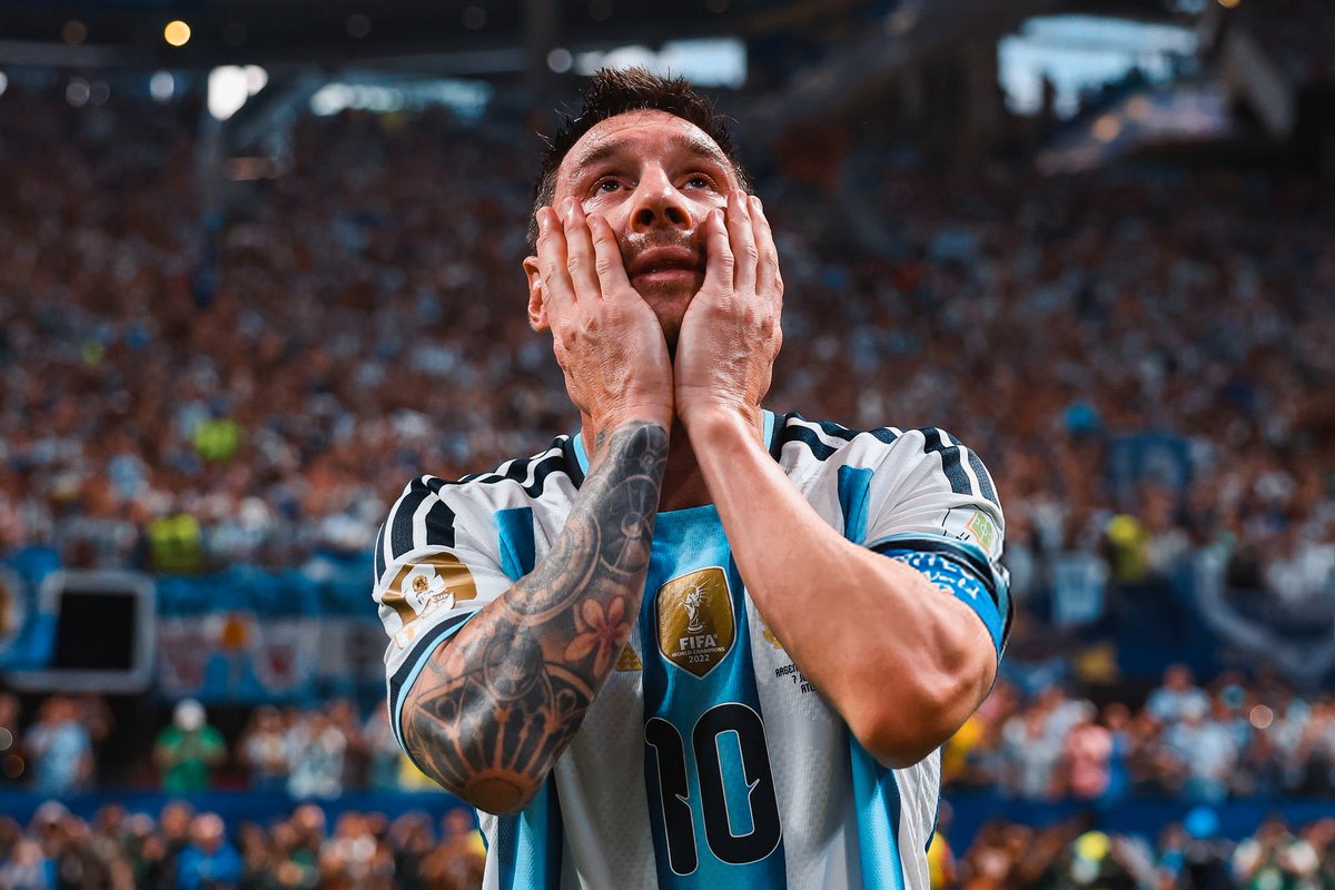 zanoni's tweet photo. Recién actualicé la carpeta de fotos en HD del partido de ayer con más de 60 nuevas (todas espectaculares). Y puse más memes. 

260 imágenes en total.

Las bajás gratis a todas de acá:
https://t.co/NND4wdXoYY

Compartí esto con tus seguidores así todos pueden bajarlas (también hay carpetas de los partidos anteriores Austria, Jordania y Cabo Verde)