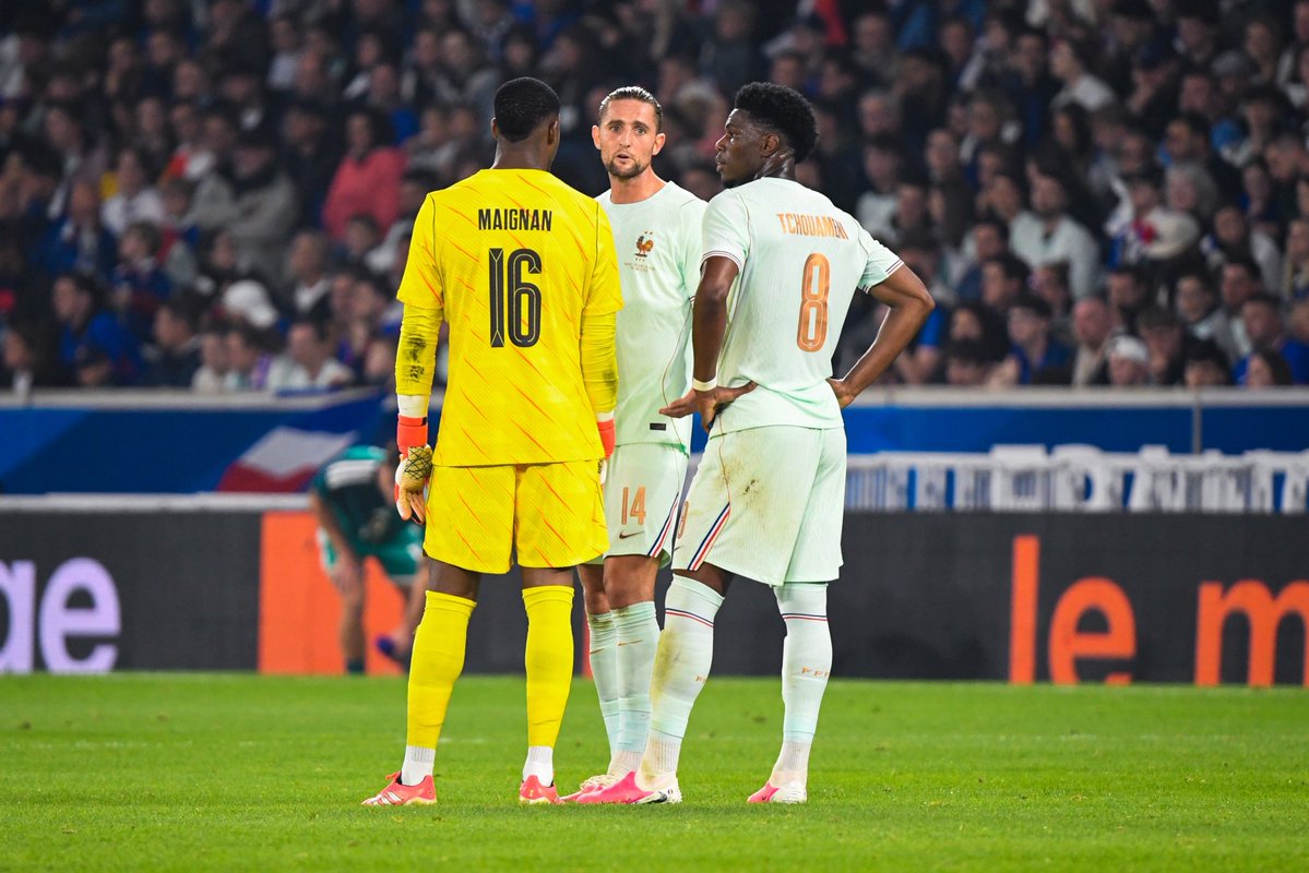 _BeFootball's tweet photo. 🚨 Walid Acherchour 🎙️: « DANS CETTE COUPE DU MONDE, IL N'Y A AUCUN MILIEU DU MAROC 🇲🇦 QUI SERAIT TITULAIRE EN ÉQUIPE DE FRANCE. 🇫🇷❌ »

Vous êtes d’accord ?

(@AfterRMC) https://t.co/65OYuwRv7k