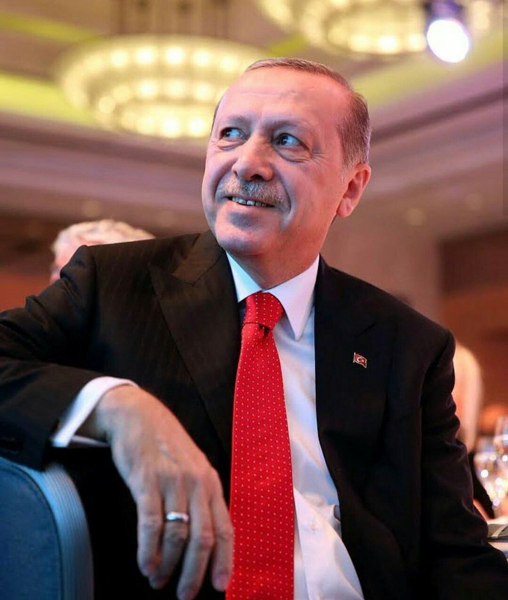 bpthaber's tweet photo. Cumhurbaşkanı Erdoğan, NATO liderlerine içerisinde mermi bulunan özel üretim Revolver tabanca hediye etti. (Financial Times) https://t.co/fxtFc8AylK