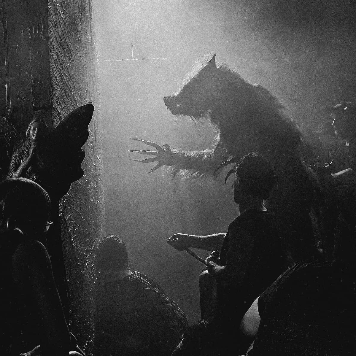 werewolfdaily's tweet photo. Practical transformation and the most kills ever in a werewolf movie, DEVOUR will release in theaters this October, exact date and new trailer is coming soon!
#WerewolfWednesday 🐺 https://t.co/ClyNOuBJIQ