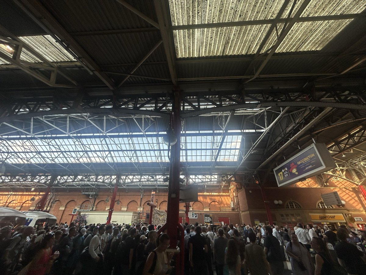 tom_iq's tweet photo. Broken Britain. Well done @chilternrailway @nationalrailenq @thetrainline 

2+ hours delayed or cancelled trains. Don’t know worry about getting the jab. Just get the train! Hotter than Dubai! https://t.co/WrSihF3X9w