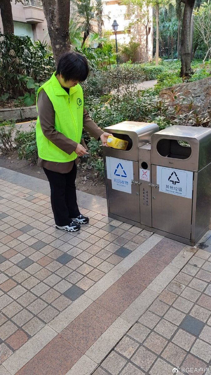 NigelJohnsr9ne's tweet photo. Just wrapped 4hrs of community park cleanup! Picked up 12 bags of trash, met awesome locals, and left the space way nicer for everyone. Small acts make big differences  #VolunteerWork #CommunityLove https://t.co/topxHPbHVv
