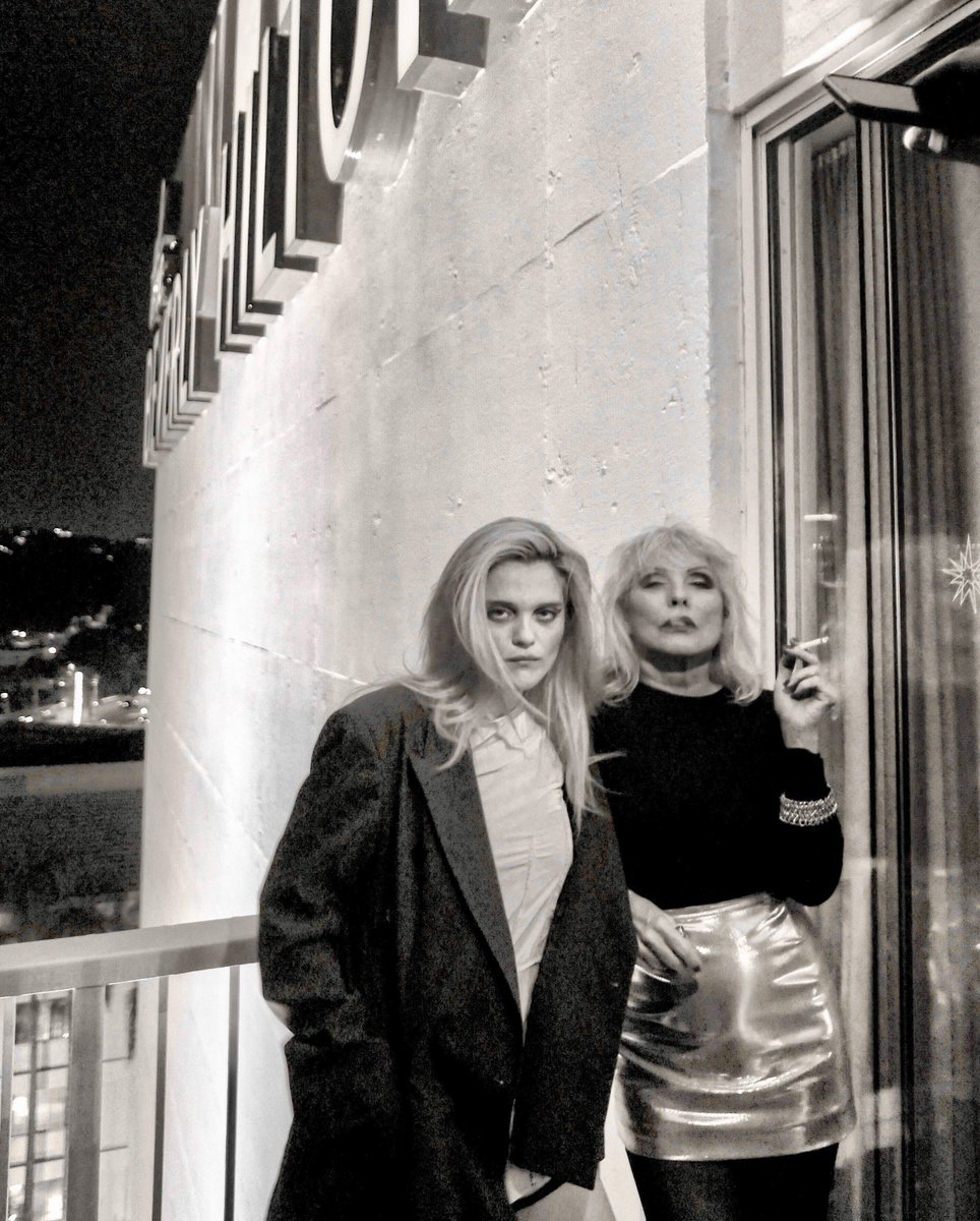 chrissteinplays's tweet photo. Sky Ferreira's birthday ♥️

LA 2019 https://t.co/mnIApLpcuV