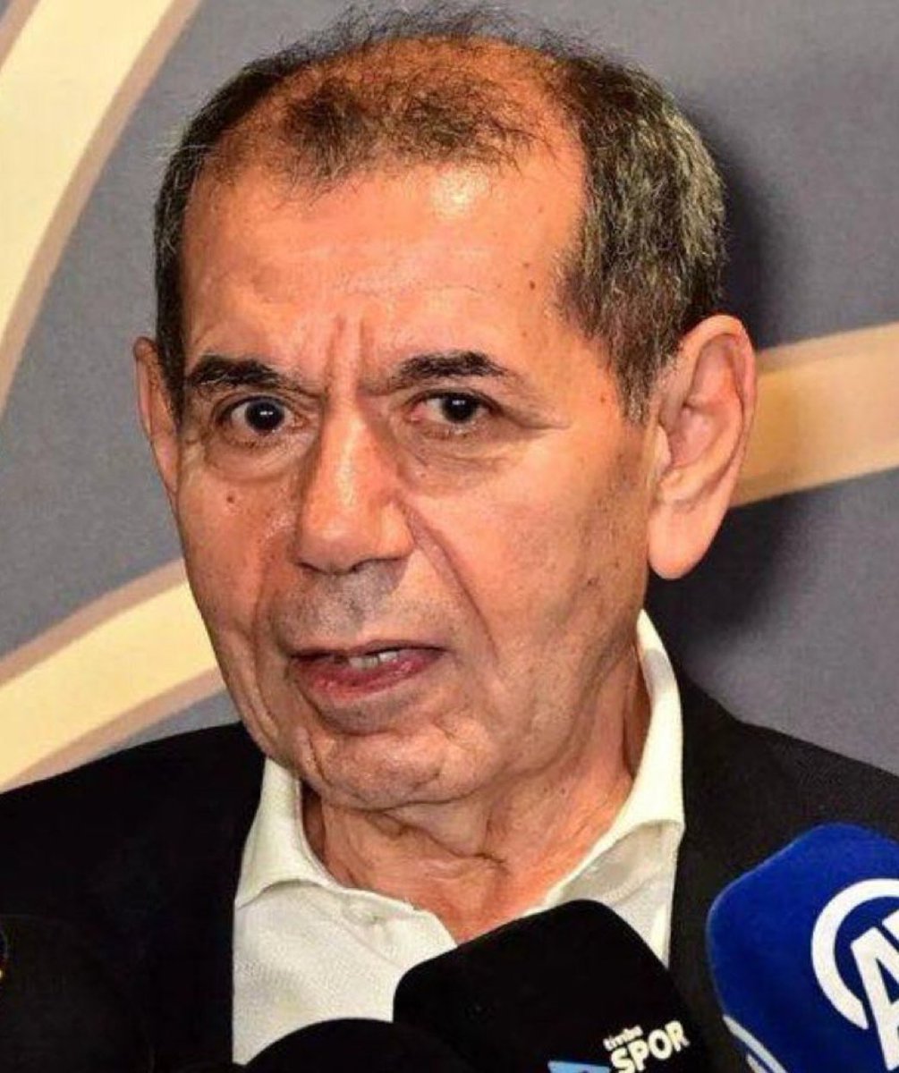Hknl3434's tweet photo. Bu vizyonsuz adamlar resmen Galatasaray’a çöktü…Galatasarayın vizyonu ve zihniyeti bu olmamalı Herşeyini verem taraftara yazık oluyor Oysa ki her şey çok farklı olabilirdi #ErdenTimur @GalatasaraySK https://t.co/4i7fxphzJj