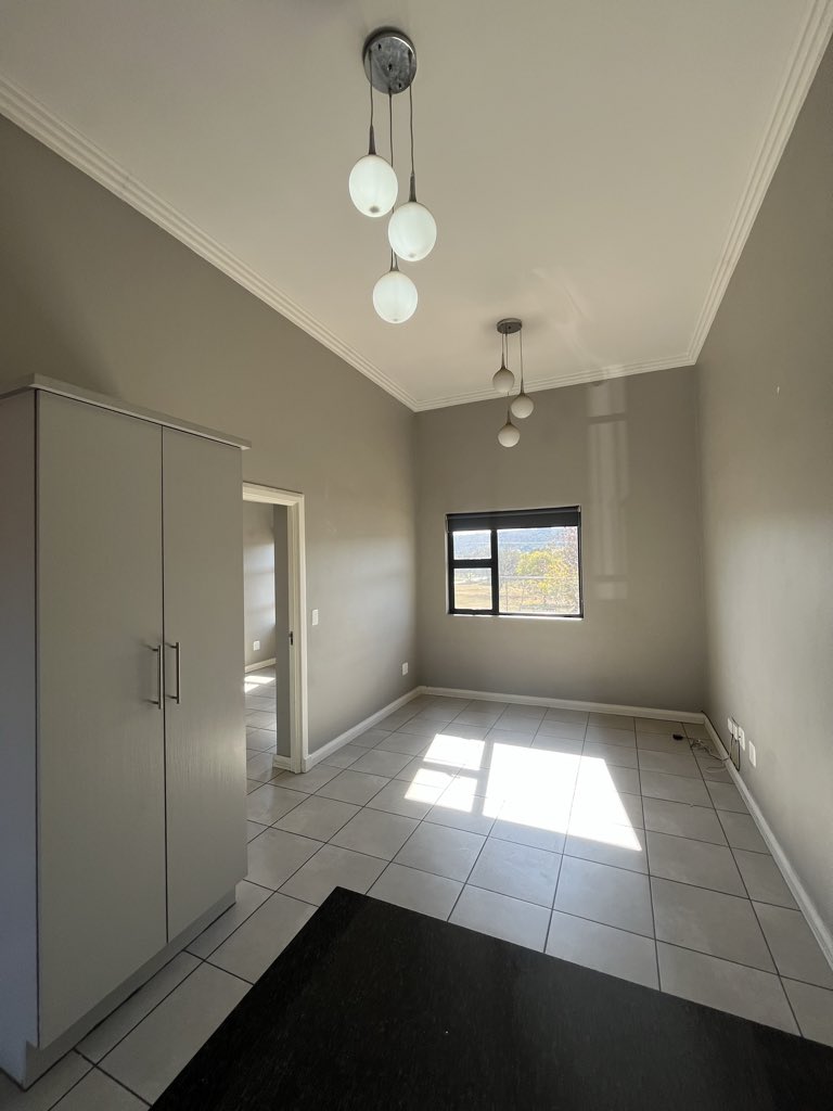 mbalitherealtor's tweet photo. Contact 071 644 5238 to arrange for a viewing 

Rent R7000
Deposit R7000
Admin fee R1950 

Please note : Credit check to be done ✅

#property #realestate #mbalitherealtor #mbalirosemolemane #propertyforrent https://t.co/hboLG4pieT