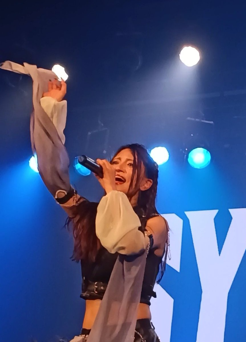 kago5285's tweet photo. 新章大阪春夏秋冬４周年記念ライブ「ナナナナ��BIGCAT
最高のパフォーマンス、すごくいいライブでした。
#新章大阪春夏秋冬
#しゅかしゅん
#月にやみ月
#ナナナナ
#ビッグキャット https://t.co/Gecbi6ARnN
