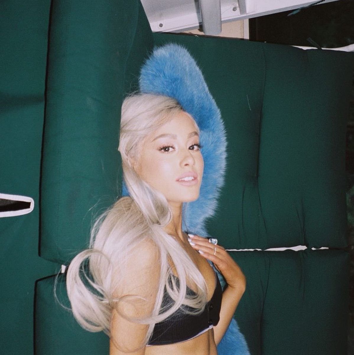 b1ooomie's tweet photo. the platinum hair lives in my head rent free https://t.co/4Rer4J9UGL