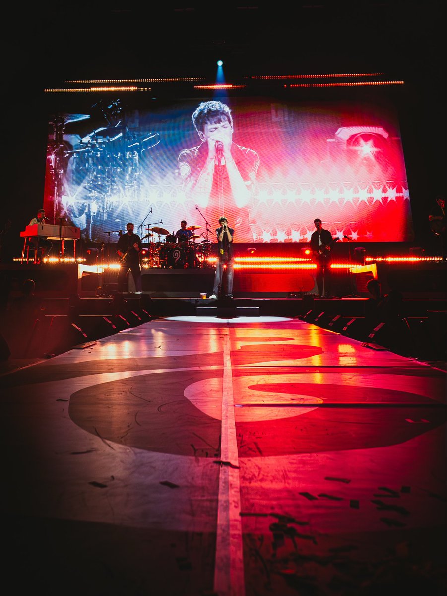 AEGworldwide's tweet photo. How Did We Get Here? How Can We Do It All Again? Still not over #LouisTomlinson at @cryptocomarena 💙 NYC you’re up next tn at MSG!

📸 @cryptocomarena Photos @Louis_Tomlinson https://t.co/d76E5SyPlk