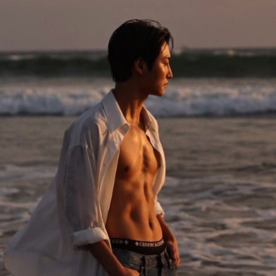 hwastarseong's tweet photo. This is like the hottest thing he’s ever done, I need to lick every inch of him https://t.co/dERlxPxLvO