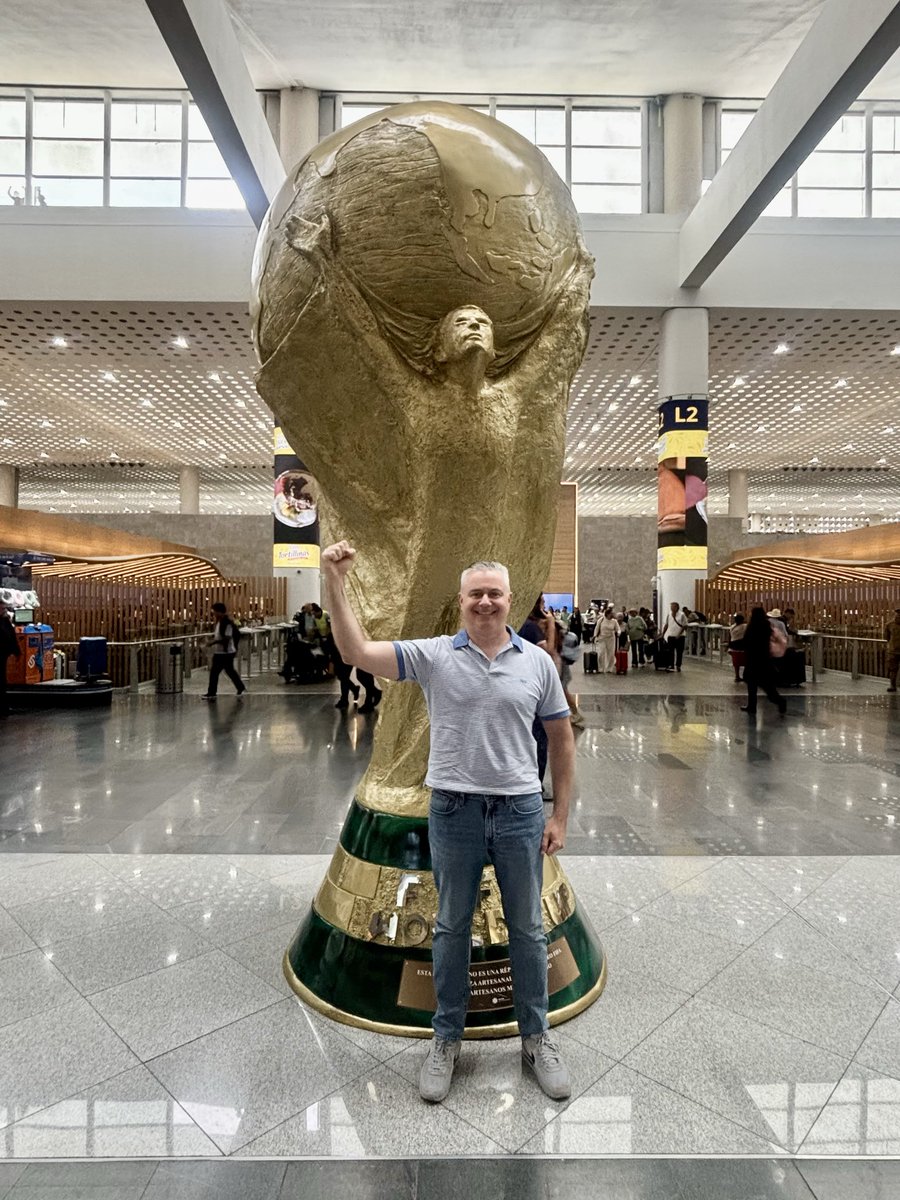 crimp_it's tweet photo. Time to leave Mexico City 🇲🇽 what a place, super people, great food and a day I’ll never forget at the Azteca !
Onwards to Miami … 🇺🇸 trip of a lifetime is not quite over yet !  C’MON 🏴󠁧󠁢󠁥󠁮󠁧󠁿 https://t.co/Sx6zjyOiYX