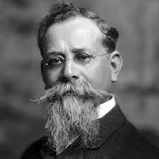 MuseoPresidente's tweet photo. 8 de julio de 1911.- Don Venustiano Carranza, originario de #CuatroCiénegas, renuncia al cargo como Gobernador Interino de #Coahuila, para iniciar su campaña para Gobernador Constitucional con el apoyo de diversos partidos. https://t.co/ywmMdi6LC0