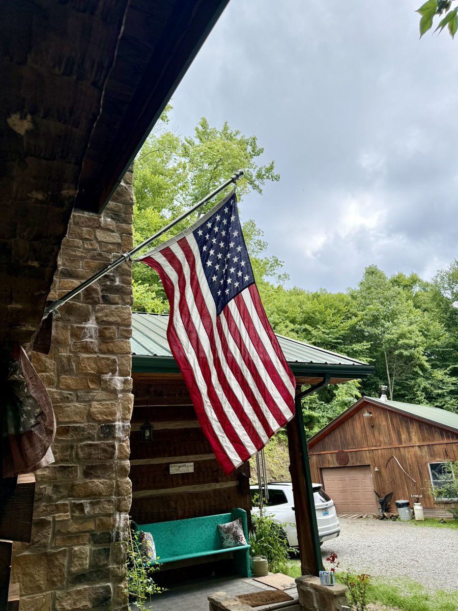 _yogi_Bear_316's tweet photo. I love old glory 🫡 https://t.co/v2MQOtS9Cn