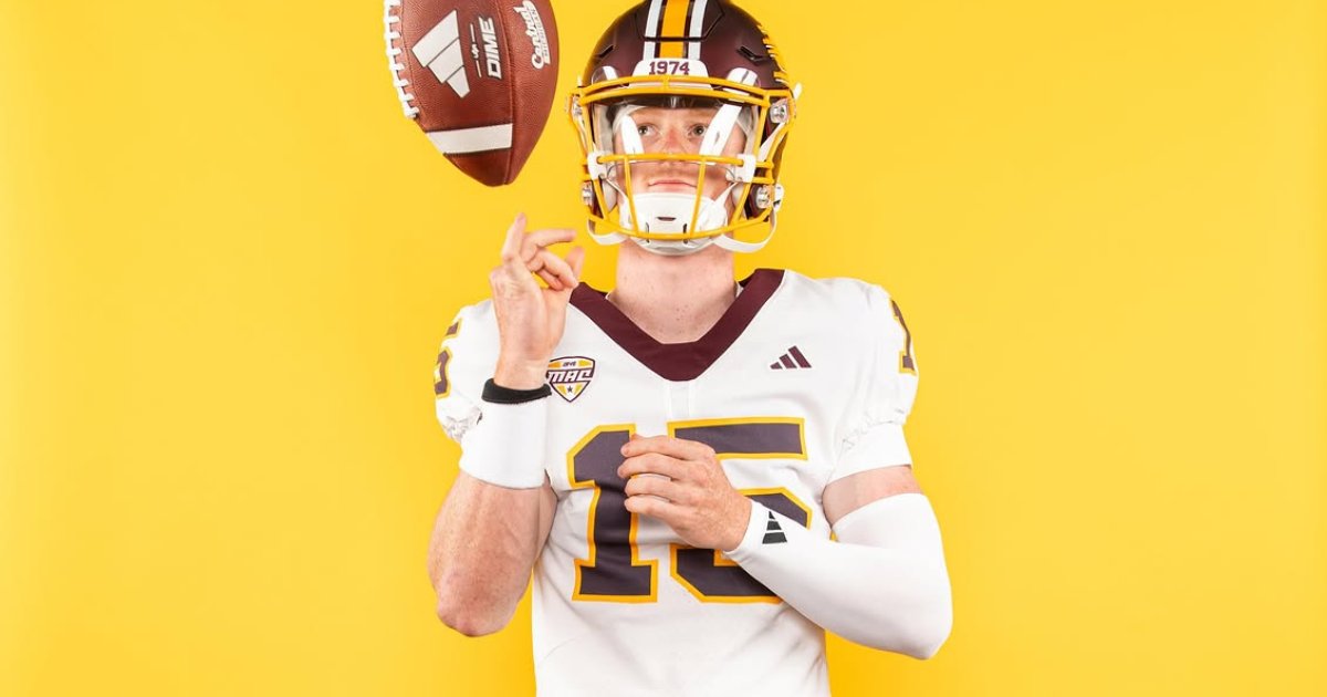 AllenTrieu's tweet photo. The state of Michigan has eight 2027 QBs now committed.

Several GLIAC schools have taken in-state QBs.

There are still over 15 uncommitted QBs in the state who hold a college offer (at all levels). Here is the rundown.

https://t.co/lBPe6tMPEI https://t.co/jNKSX52CXn
