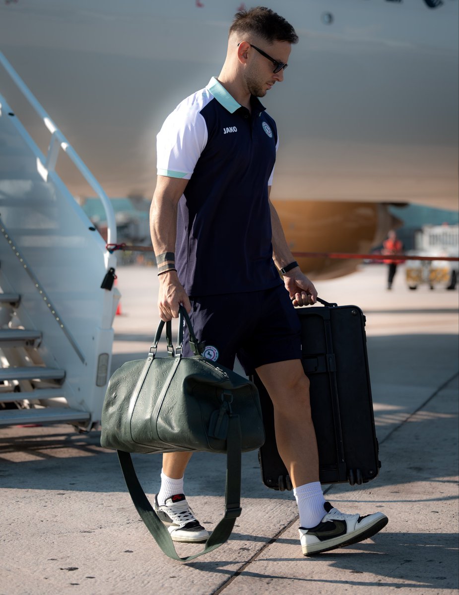 Ettifaq_EN's tweet photo. Touchdown, Safe and sound🤳🏻

#Ettifaq | #UnSoloEquipo💚❤️ https://t.co/J1EjTiAQ4u