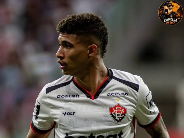 luizinhoomoura's tweet photo. Pablo Baianinho já está em Belém para assinar com o @Paysandu .

Meia de 22 anos faz exames na Capital Paraense, na expectativa de ser anunciado pelo bicolor ainda nesta semana.

Pablo tem 8 jogos pelo rubro-negro em 2026; marcou 2 gols, mas não entrou na Série A. https://t.co/EjnC3uWCF1