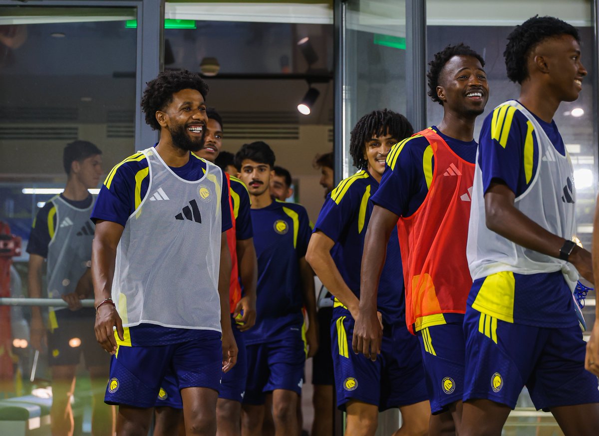 AlNassrFC's tweet photo. أبطـال الدوري .. سعـداء 🤩 https://t.co/2MtekTvOEi