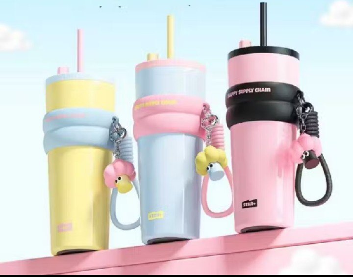 bismillahwml_'s tweet photo. Eh, ini tumblernya lucu banget, kan?! Kapasitas 750 ml, ada pegangannya, plus sedotan juga. Cocok buat ngantor, kuliah, atau dibawa jalan. Harganya juga whort it to bgttt 😆😙 https://t.co/WpJUTBFjYA