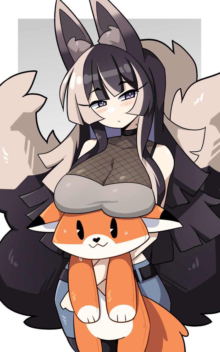 J5daigada's tweet photo. fox with a fox https://t.co/wr4MLqXoDg