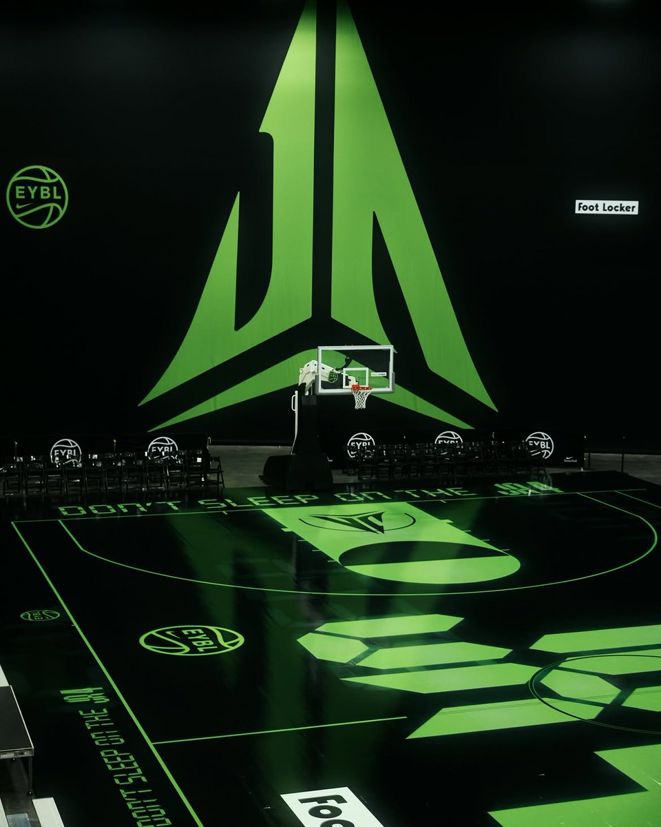 veroluvss's tweet photo. they really built a whole masterpiece for him don’t sleep on Ja 💚 https://t.co/1kRWYyK1gJ