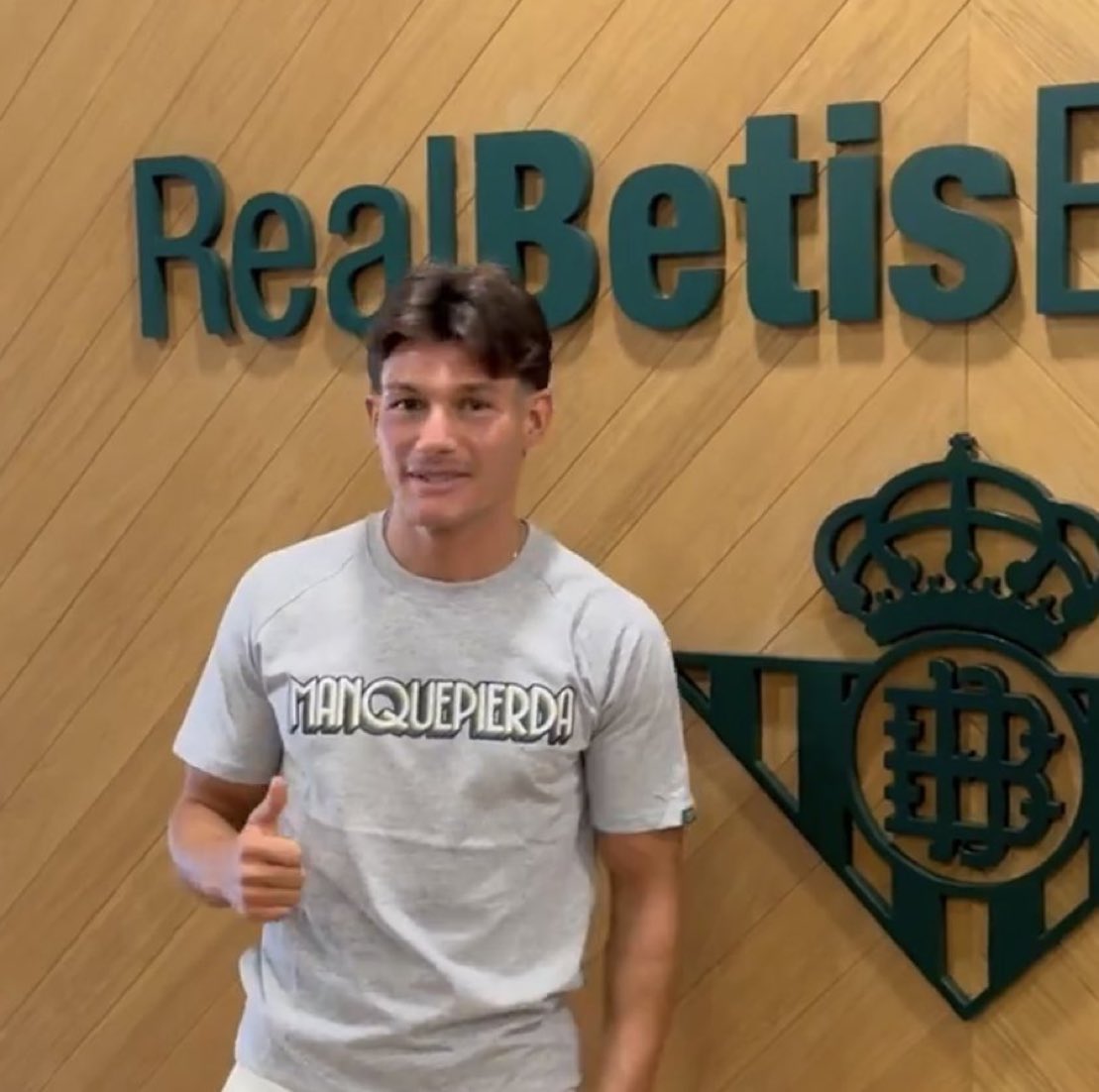 MadridXtra's tweet photo. 🚨 OFFICIAL: Fran Garcia to Betis.

Good luck. https://t.co/Mt1GI1Paff