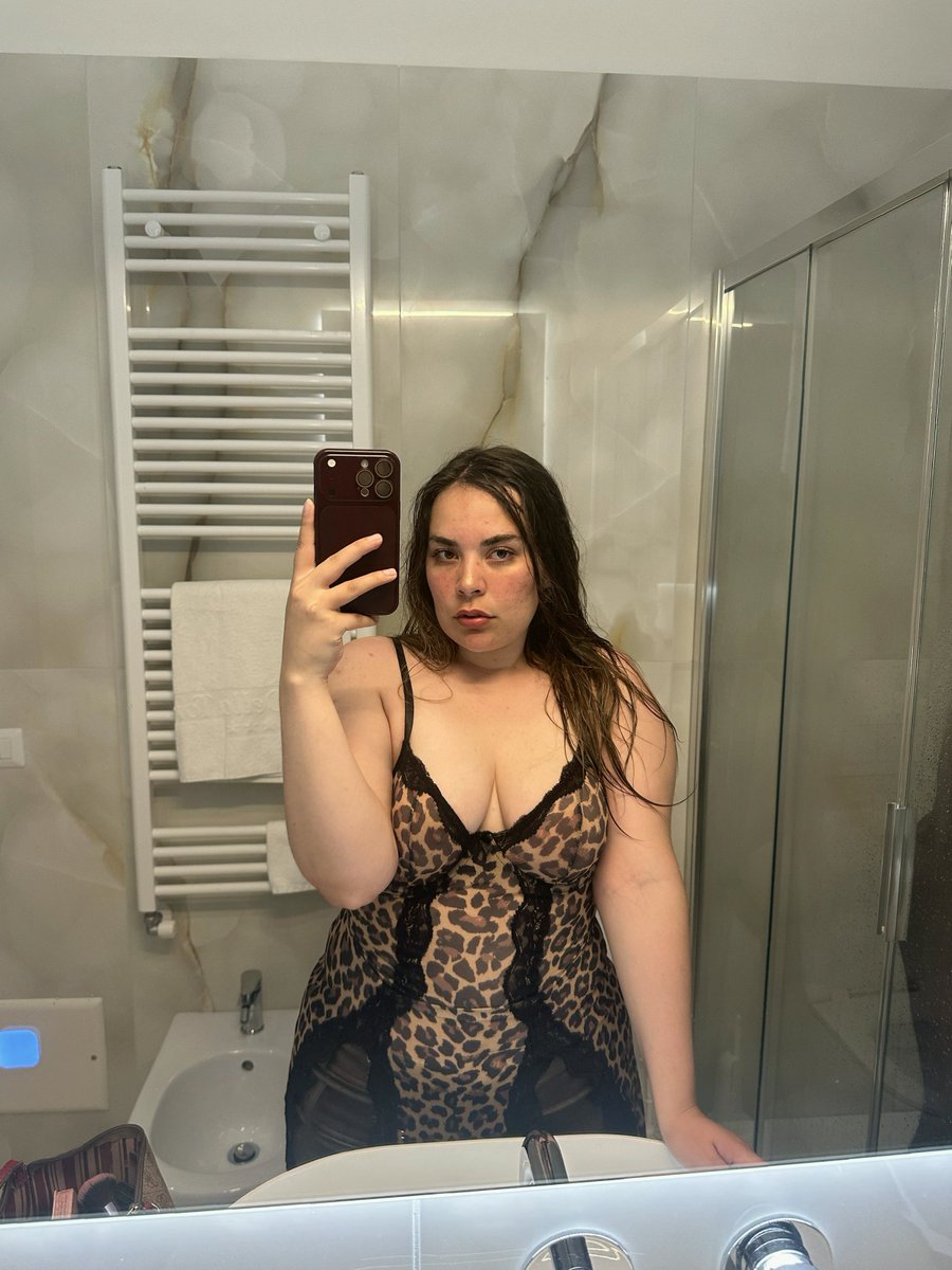 melanieexm's tweet photo. passez une merveilleuse nuit ❤️💋❤️ https://t.co/xIzhgrLulf