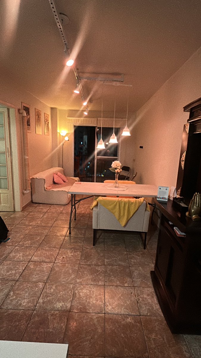 rainhadocapao's tweet photo. Quando eu terminar de pagar o apto termino a decoração jkkkkkkk https://t.co/ceRYJDkrJs