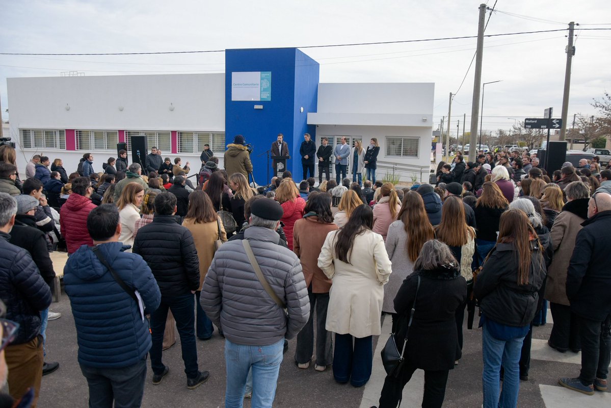 nkreplak's tweet photo. Nombrarlo "Mirta Clara" es inscribirlo en una tradición de pensamiento y de práctica comprometida con la salud pública, los DDHH y la transformación de las instituciones.

Acompañar es también construir las condiciones para que la palabra encuentre un lugar donde ser escuchada y valorada.