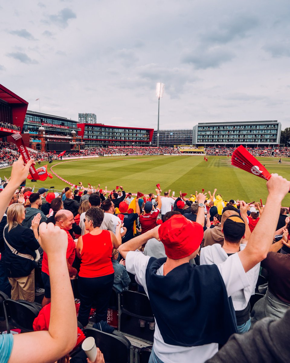lancscricket's tweet photo. Less than 48 hours until the first ever #WarOfTheRoses double header at @EmiratesOT!
Last few tickets remain! ๐