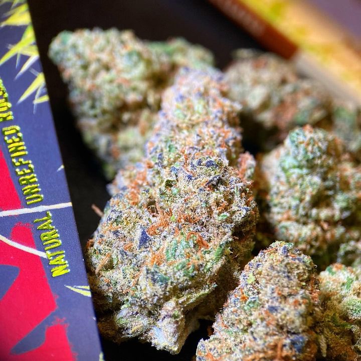 flowersNpots's tweet photo. Apple Ritz 🍏✨
known for its crisp apple inspired aroma, sweet dessert like notes, and rich flavor profile. It stands out with its smooth character and eye catching appeal, making it a topic of conversation among cannabis enthusiasts.
#AppleRitz #CannabisCulture #StrainSpotlight https://t.co/JT24qm8jqF
