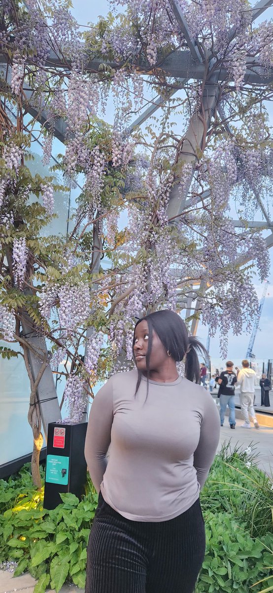 taiwoakinyemi_'s tweet photo. I stepped out to explore the city the other day and believe me, I looked beautiful while at it!💕 https://t.co/j6XlwSGCxT