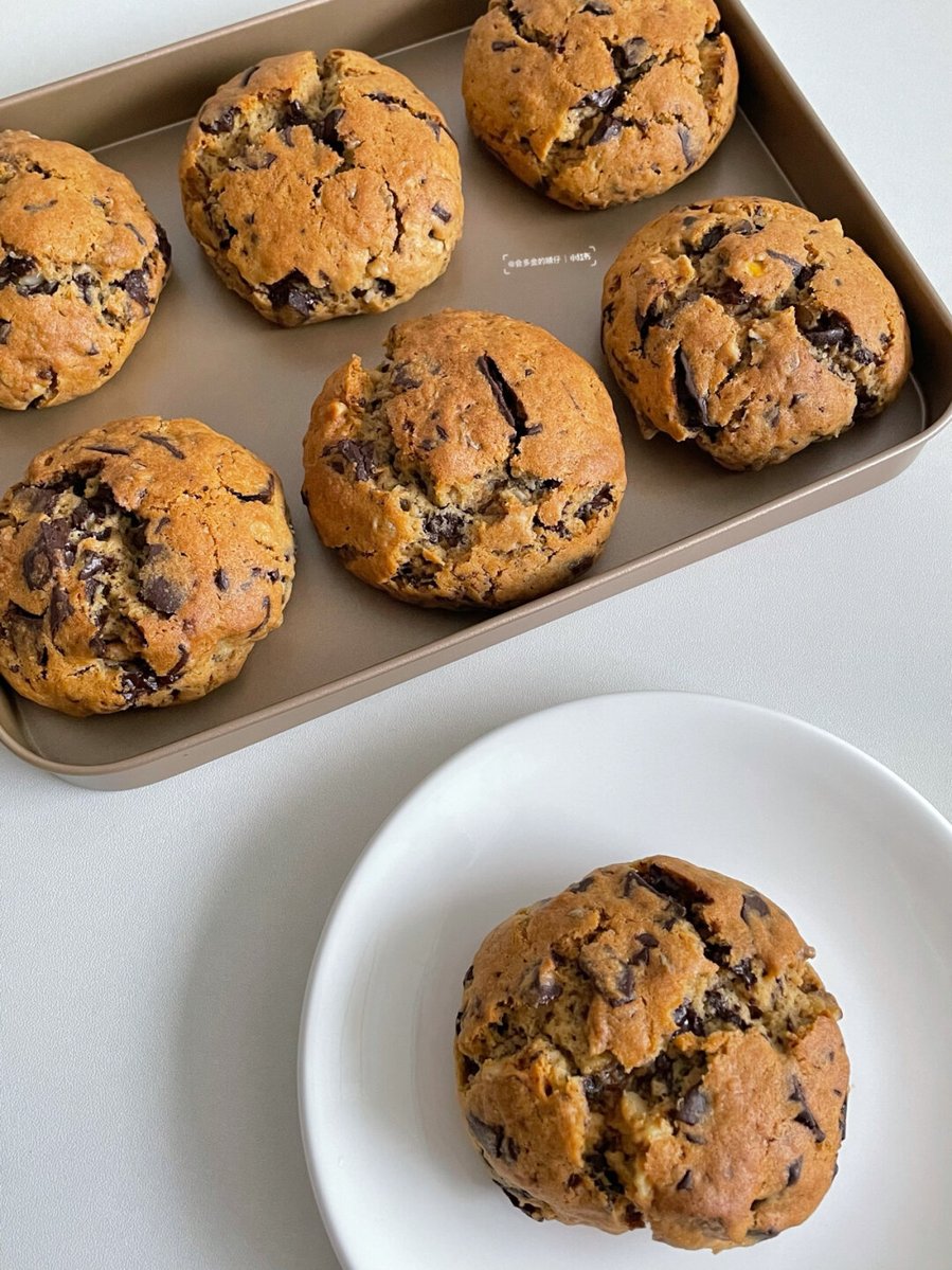 GalliceAntoine's tweet photo. Spent the evening baking chocolate chip cookies with my kiddo—messy counters, warm treats, and so many silly laughs. This is the kind of little magic that makes every week worth it!， https://t.co/rCcsOkba45