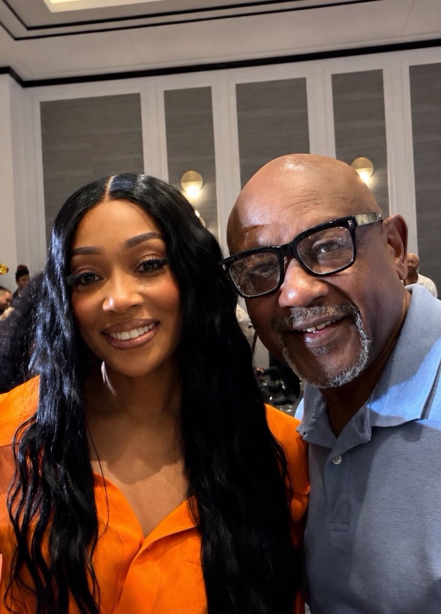 sir_size's tweet photo. Willie Norwood &amp;
Monica 
Essence Festival Award Ceremony 
The vocal coach congratulated Miss Thang for receiving her Luminary Award https://t.co/oScYynmYmy