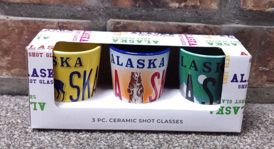WayUpInAlaska's tweet photo. Set of 3 Alaska Shotglasses - AK License plate theme Shot Glass set - New in Box

https://t.co/xQE5p5T4Lq

If in the Fairbanks AK area, local pick up is available in our brick &amp; mortar shop

#ebayseller #itemoftheday #alaska #souvenir #shotglass #ebaystore #wayupinalaska https://t.co/5h39lIbEWA