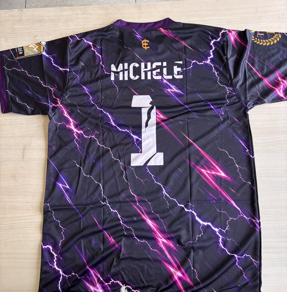 michelepol🧤🧤 tweet media
