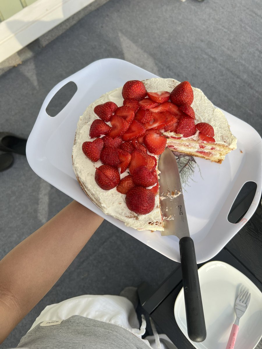 nunnipm's tweet photo. อยากกินเค้กสตอเบอรี่อีก https://t.co/IeTvBsp5L7